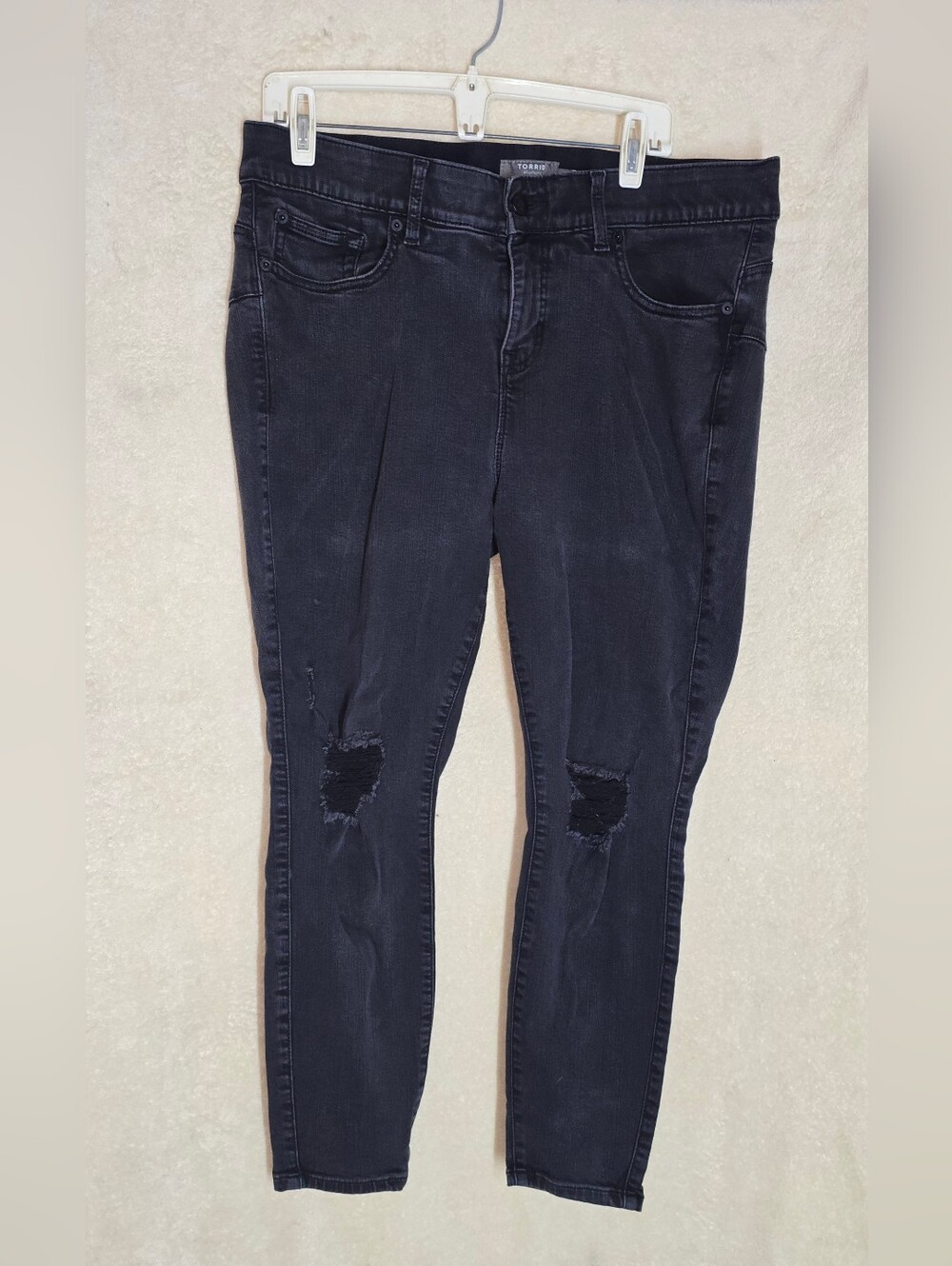 Torrid Black Bombshell Skinny Jeans Distressed Premium Stretch Size 18S
